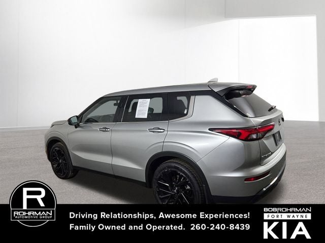 2022 Mitsubishi Outlander SE