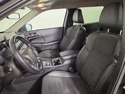 2024 Mitsubishi Outlander SE