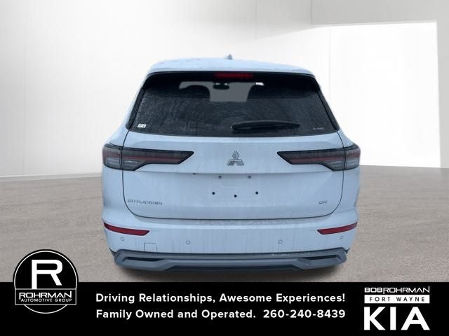 2025 Mitsubishi Outlander SE
