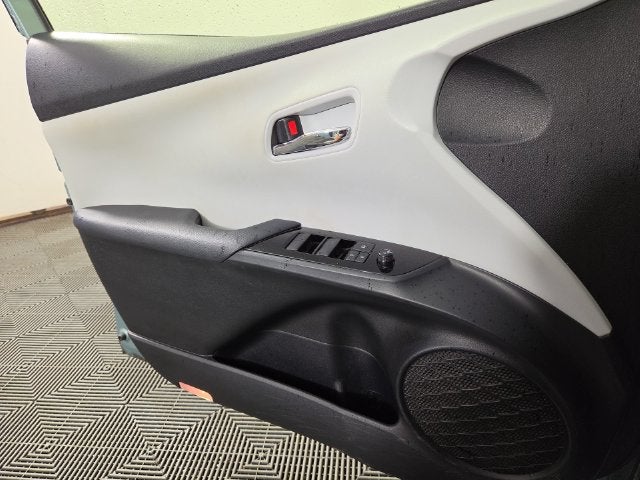 2019 Toyota Prius LE