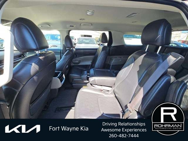 2025 Kia Carnival LXS