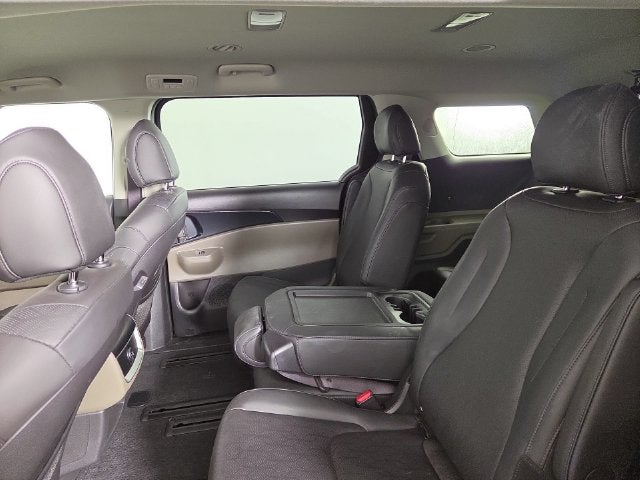 2026 Kia Carnival Hybrid LXS