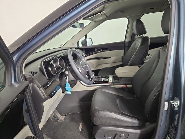 2023 Kia Carnival EX