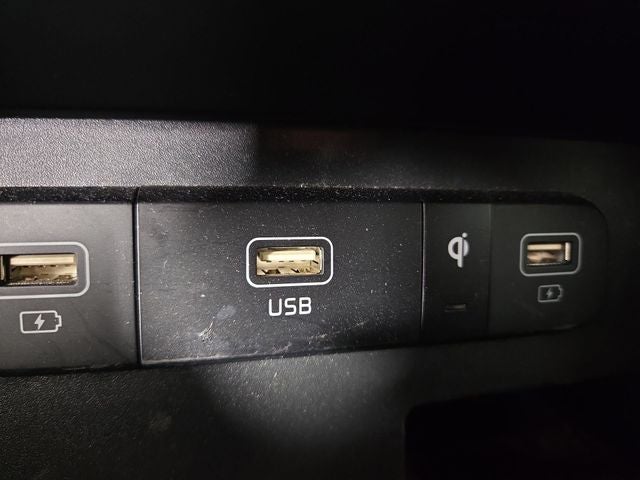 2023 Kia Carnival EX