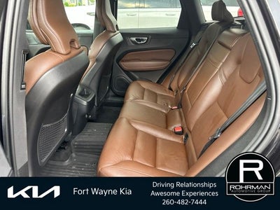 2020 Volvo XC60 T6 Momentum