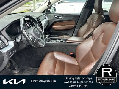 2020 Volvo XC60 T6 Momentum