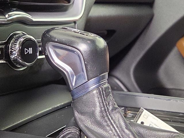 2020 Volvo XC60 T6 Momentum