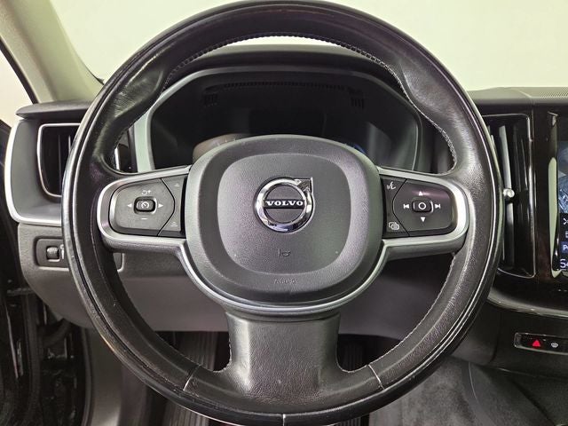 2020 Volvo XC60 T6 Momentum