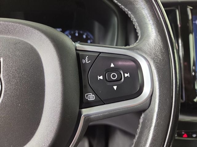 2020 Volvo XC60 T6 Momentum