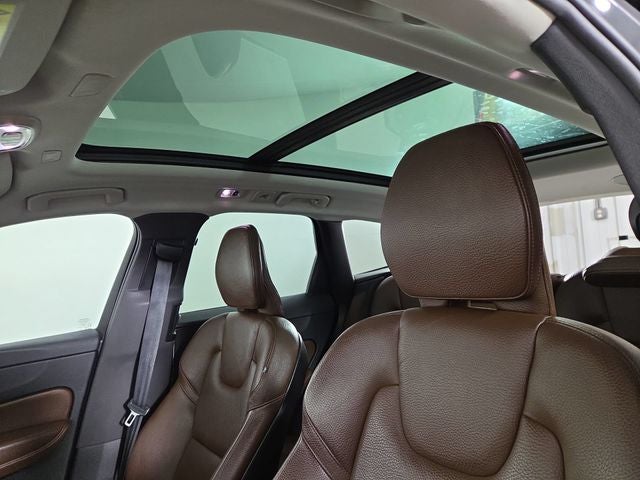 2020 Volvo XC60 T6 Momentum