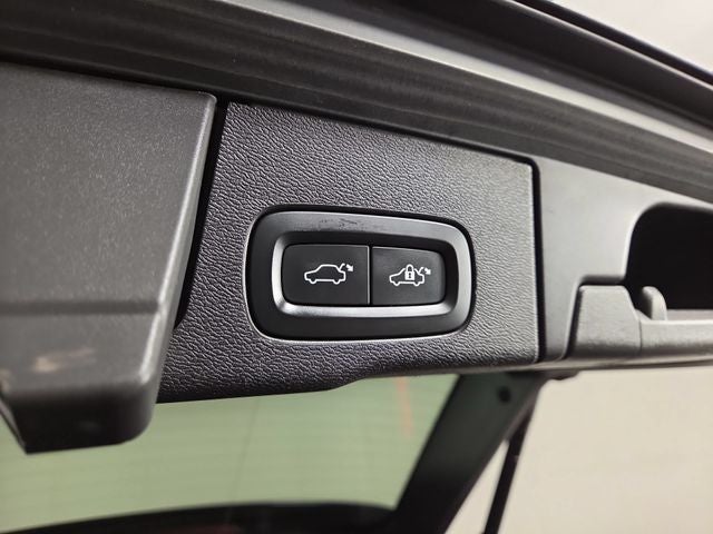 2020 Volvo XC60 T6 Momentum