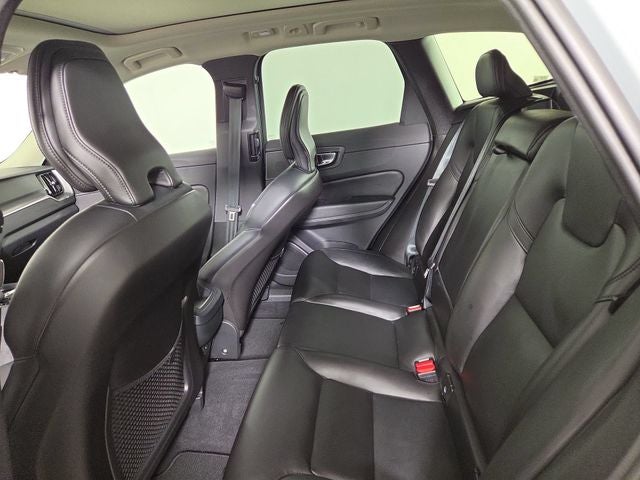 2025 Volvo XC60 B5 Core