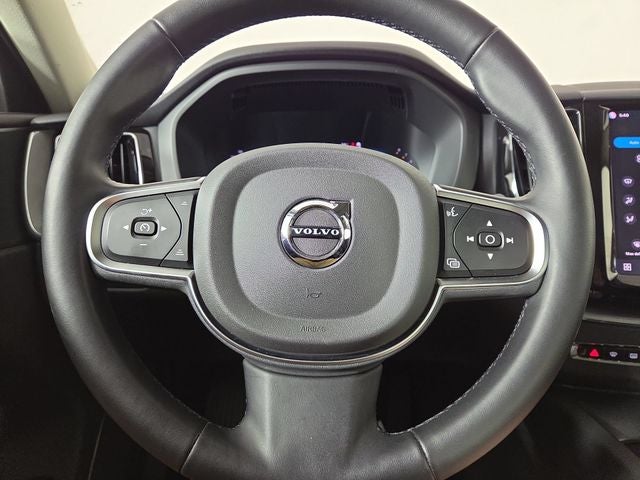 2025 Volvo XC60 B5 Core