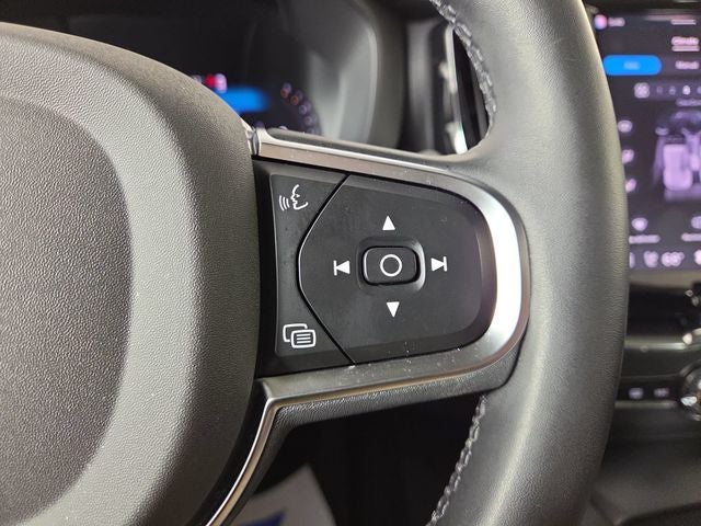 2025 Volvo XC60 B5 Core