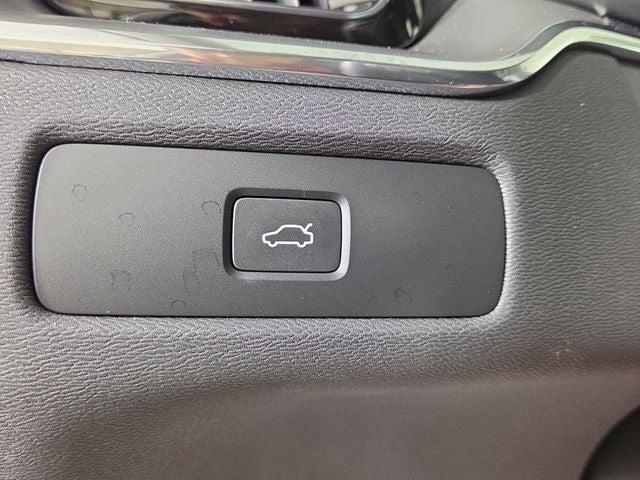 2025 Volvo XC60 B5 Core