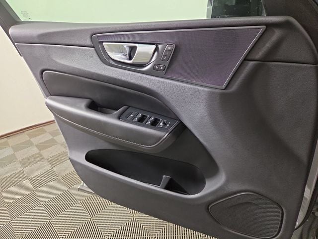 2025 Volvo XC60 B5 Core