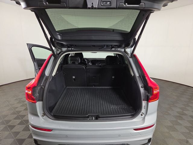 2025 Volvo XC60 B5 Core